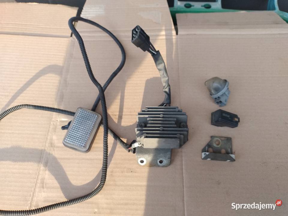 Suzuki Burgman 400 K2 regulator napięcia Dębica