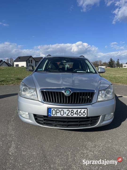 Skoda Octavia 2 srebrny