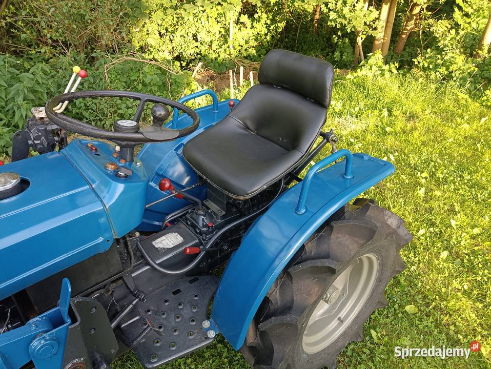ISEKI TX1300 4x4 z ładowaczem czołowym Tarnawa Dolna