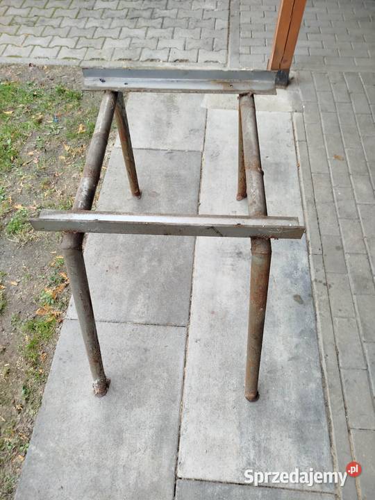 Stół warsztatowy falbanek