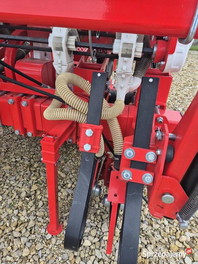 Siewnik do kukurydzy 6 rzędów na ramie Sierpc sprzedam