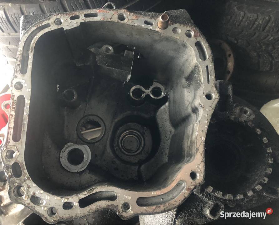 obudowa korpus skrzyni f17 GM Opel 300193851 sprzedam