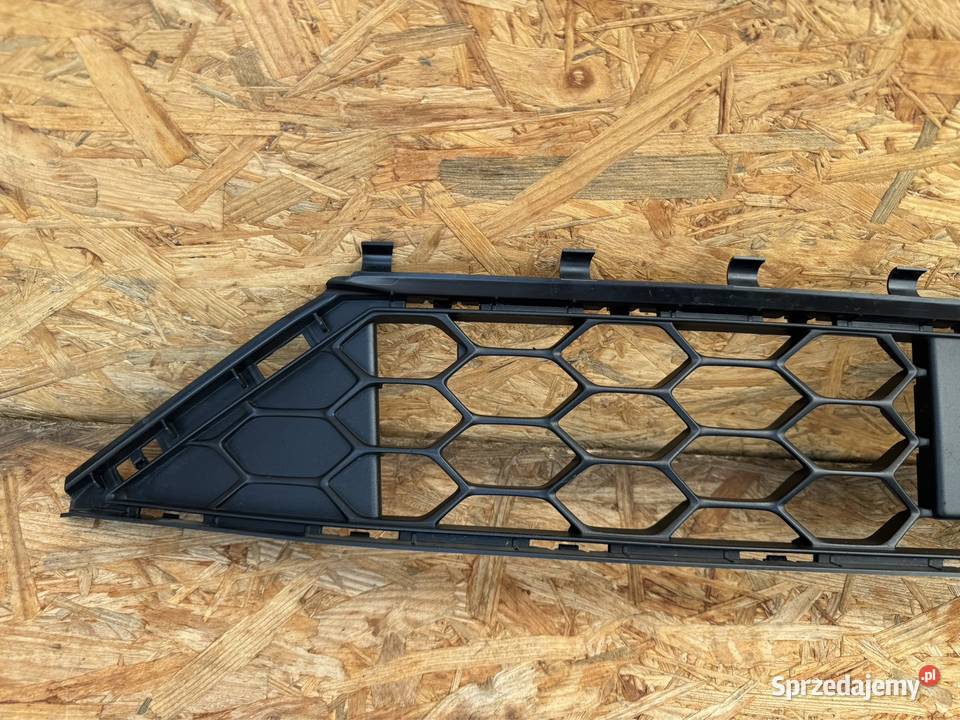 Środkowa kratka zderzaka przód Ford focus mk4 Sieraków