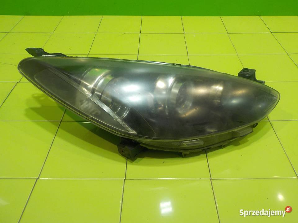 MAZDA 2 III DE 13 B 09r 3D lampa prawa przod Suków sprzedam