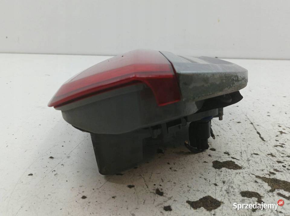 LAMPA TYŁ W KLAPĘ PRAWA LIFT Jeep Grand Cherokee Lampy tylne