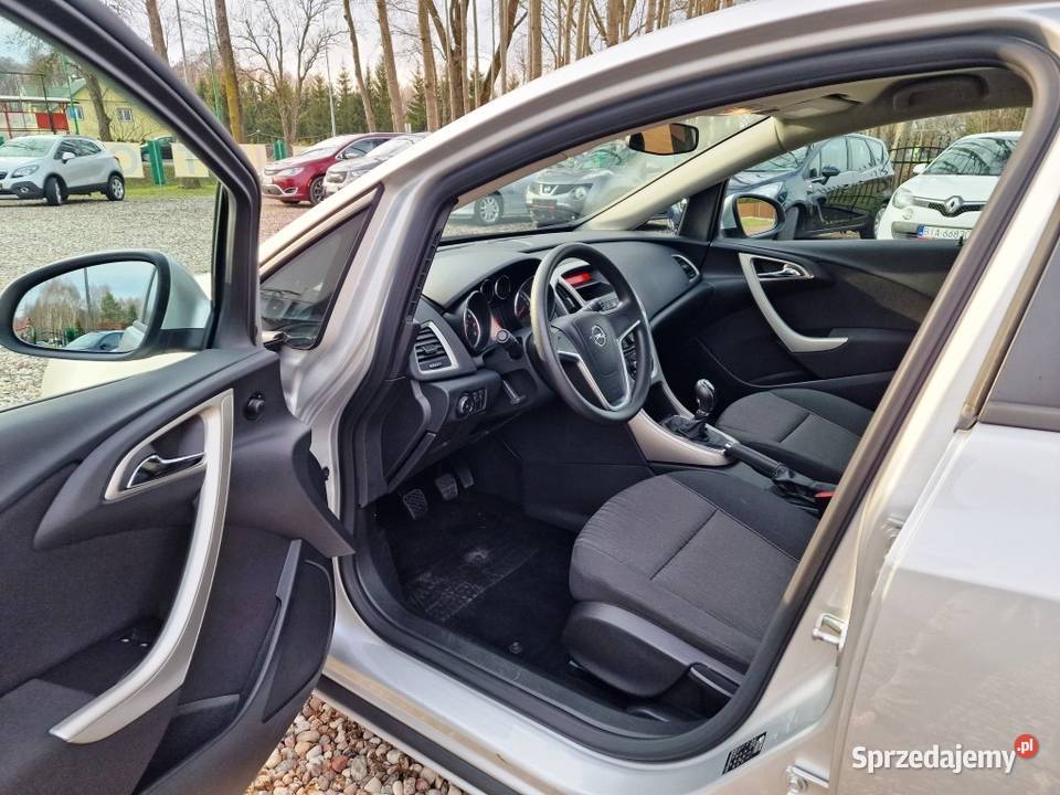 Opel Astra J 14 Benzyna Sprowadzony srebrny Białystok sprzedam