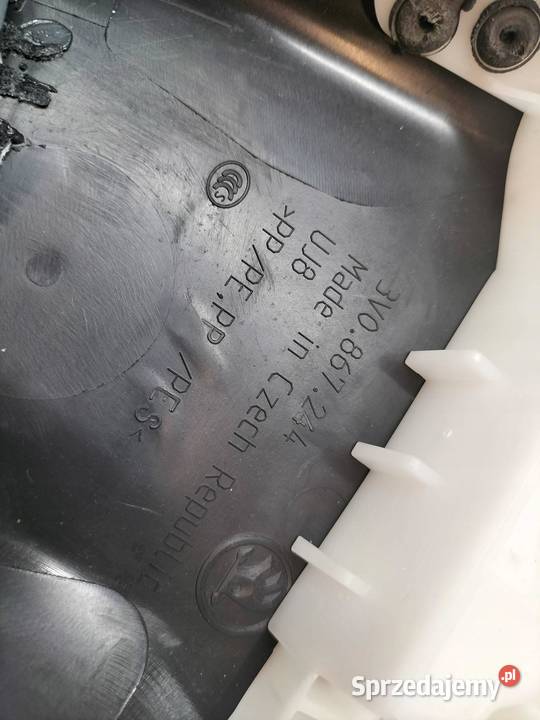 OSŁONA SŁUPKA B PRAWA CZARNA 3V Skoda Superb III