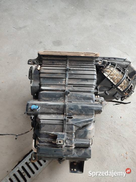 PUMA MK2 FIESTA MK8 NAGRZEWNICA KOMPLETNA Słomowo sprzedam