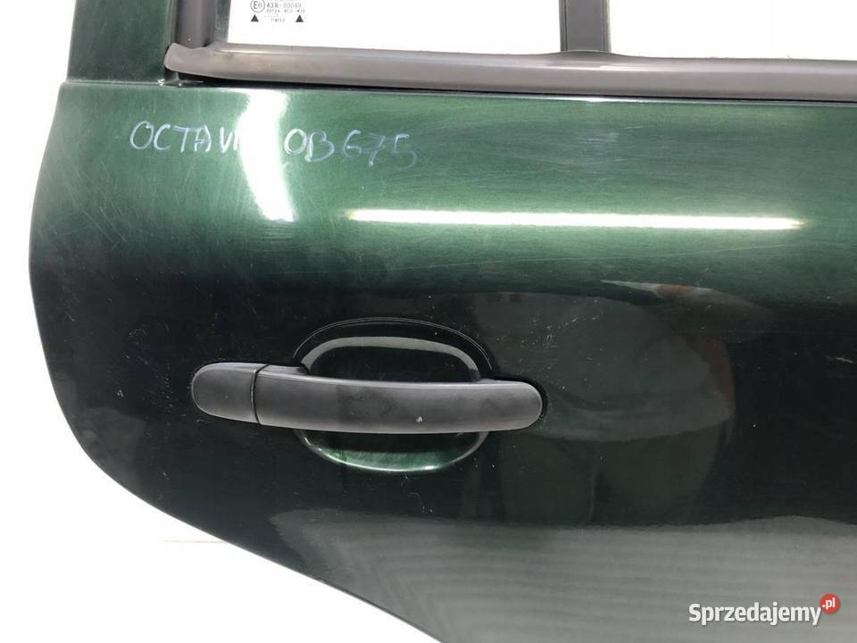 DRZWI PRAWY TYŁ SKODA OCTAVIA I KOMBI 9570
