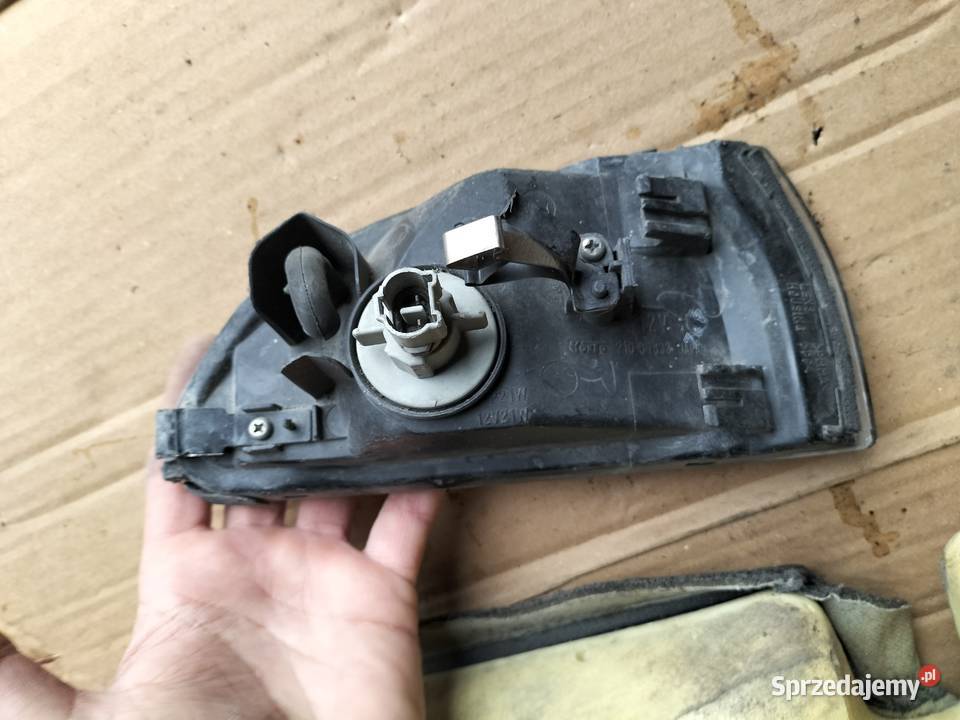 KIERUNKOWSKAZ MIGACZ LEWY Mitsubishi Galant