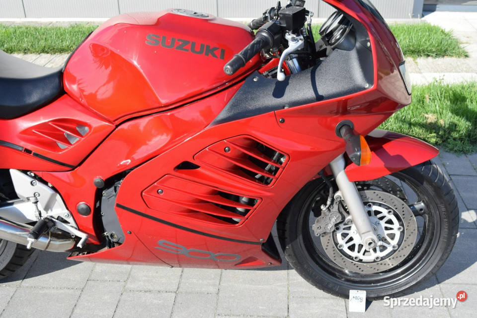 Suzuki RF ładny stan dok na książka z DE Rok produkcji 1995 Śrem sprzedam