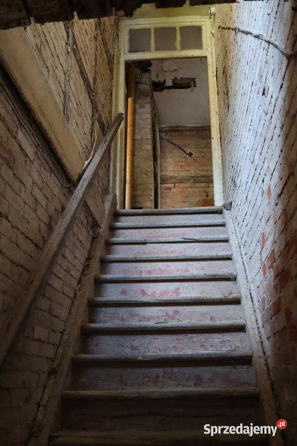 Piękny poniemiecki budynek starej mleczarni w pomorskie Możdżanowo