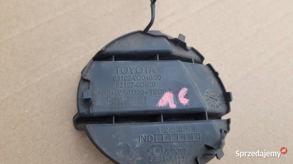 TOYOTA YARIS III LIFT 1417 ZAŚLEPKA HAKA ZDERZAK Części samochodowe śląskie