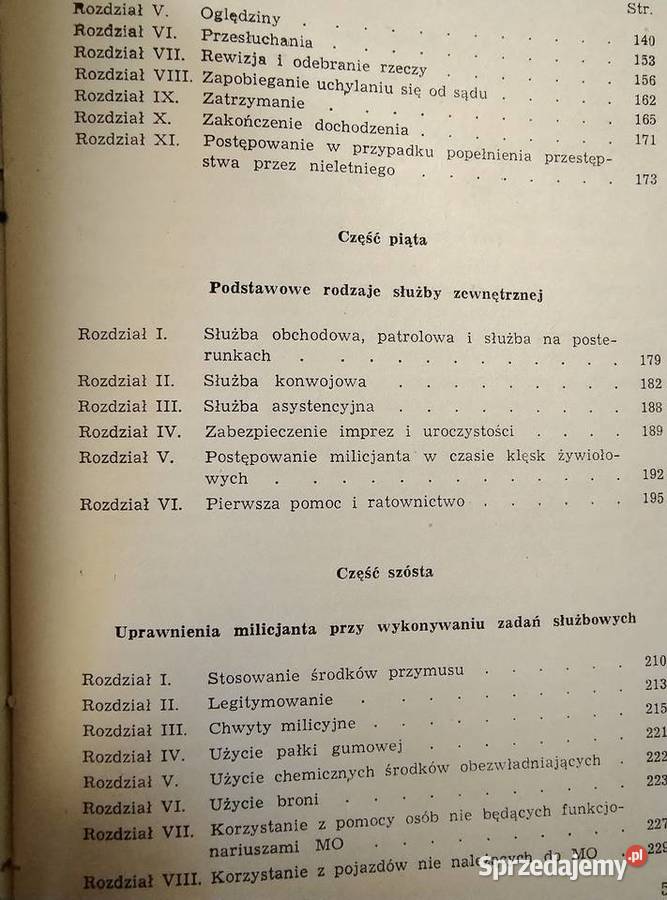 Poradnik milicjanta Rok wydania 1958 Książki naukowe i popularnonaukowe Żory