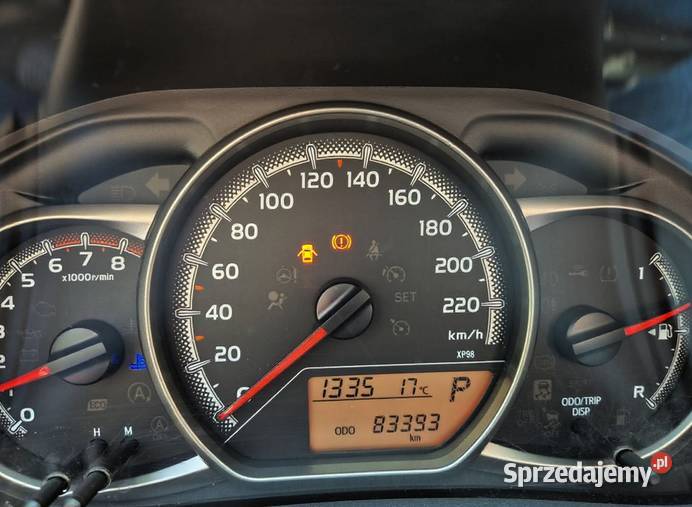 Toyota Yaris 133 2014 automat polski salon Grabieniec