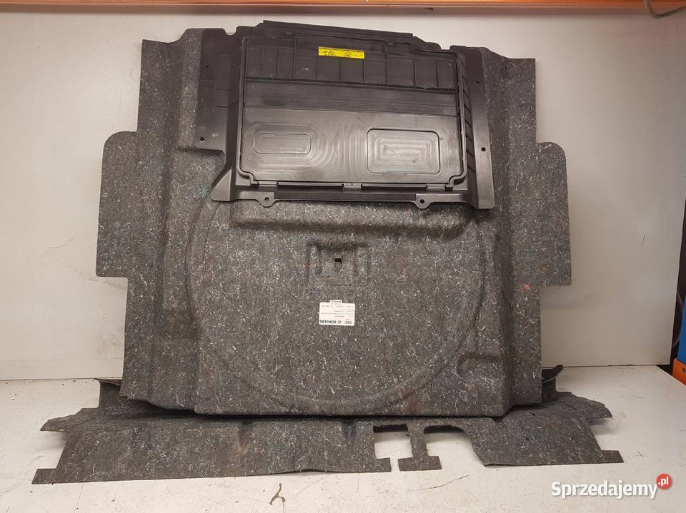 TAPICERKA WNĘKI BAGAŻNIKA AUDI Q5 8R0863462 Tapicerki samochodowe Przystajń