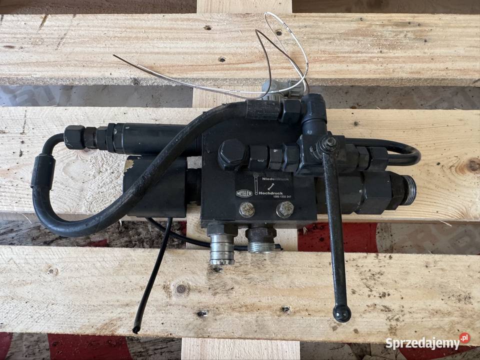 Rozdzielacz do hydrauliki wywrotu typ 501354 Częstochowa