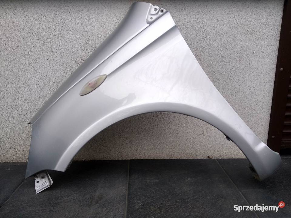 Toyota Yaris I LIFT FL błotnik lewy kierowcy osobowe łódzkie Sieradz sprzedam