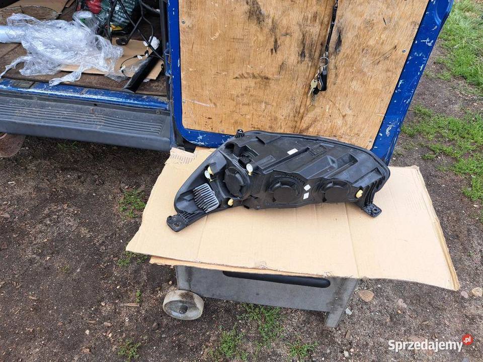 Lampa przednia prawa Ford Focus MK4 JX7B13W029CE Lampy przednie sprzedam
