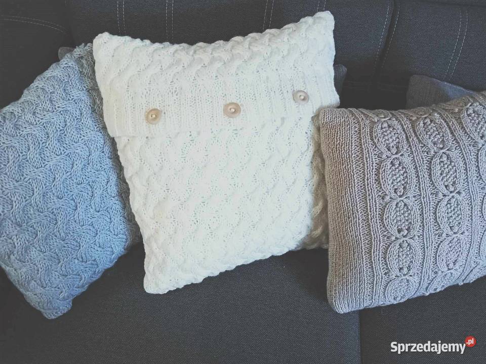 Poduszka dekoracyjna kremowa zapinana na guziki Jerzykowo