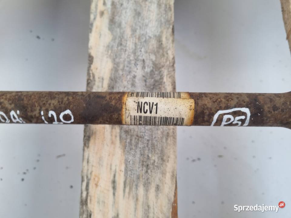 Hyundai I20 12 16V PRAWA PRZEDNIA PÓŁOŚ półośka Janów