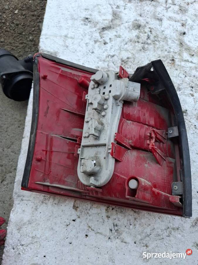 Lampa Prawa Tył Audi A4 B6 Kombi lubelskie Wisznice