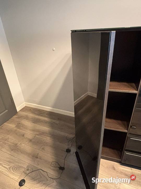 Kredenskomoda oświetlenie led Kielno