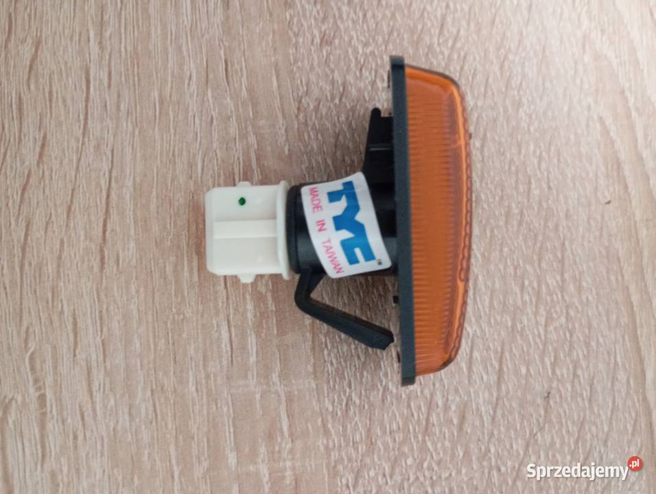 Lampka kierunkowskaz TYC 185161052 na błotnik Piła