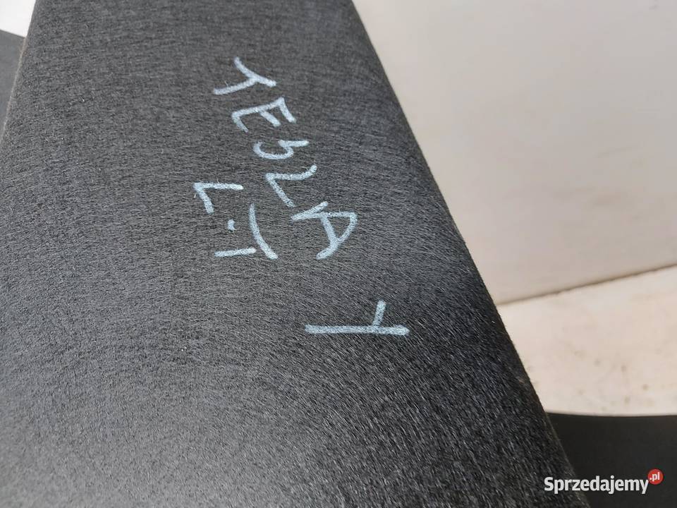 TESLA MODEL Y 2023r Boczek tapicerka bagażnika