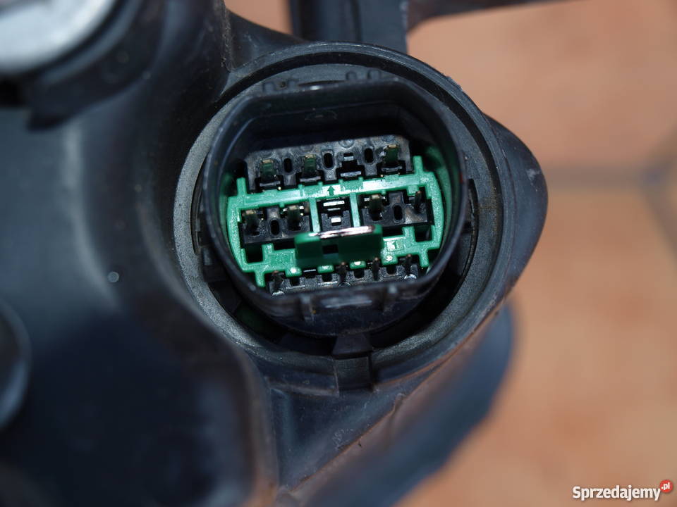 Hyundai i30 lampa wzmocnienie błotnik lewy przód Kalisz