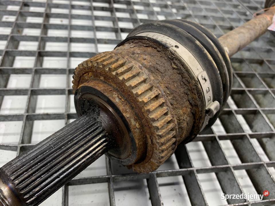 PÓŁOŚ LEWY PRZÓD KIA SPORTAGE II 20 141 PRZEGUB