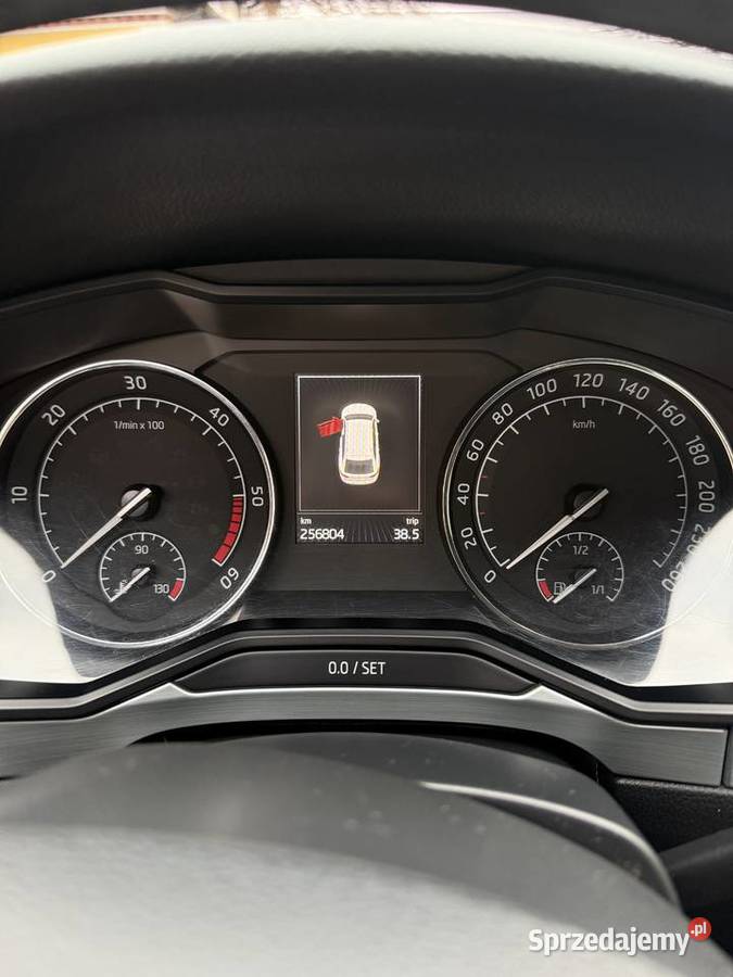Skoda Superb Kombi 2016 16 TDI 120 DSG 256 000 Osiny sprzedam