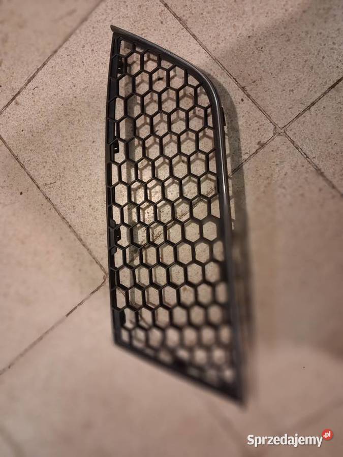 Alfa Romeo Mito kratka atrapa w zderzak lewa Stalowa Wola