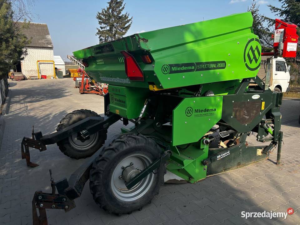 Sdazarka do ziemniaków Siewniki i sadzarki łódzkie Huta