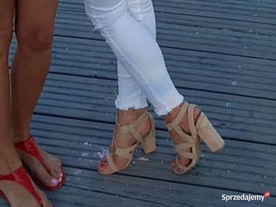 Zamszowe Sandałki Beżowe wiązane Damskie r 35 j Sandały i klapki Nowa Sól