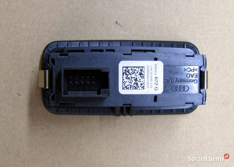 WŁACZNIK ŚWIATEŁ AWARYJNYCH AUDI A1 X8