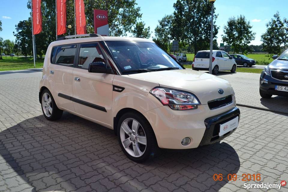 Kia nieuszkodzony kremowy Łowicz