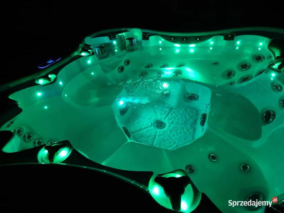 WANNA OGRODOWA JACUZZI 6 osób z hydromasażem Osina