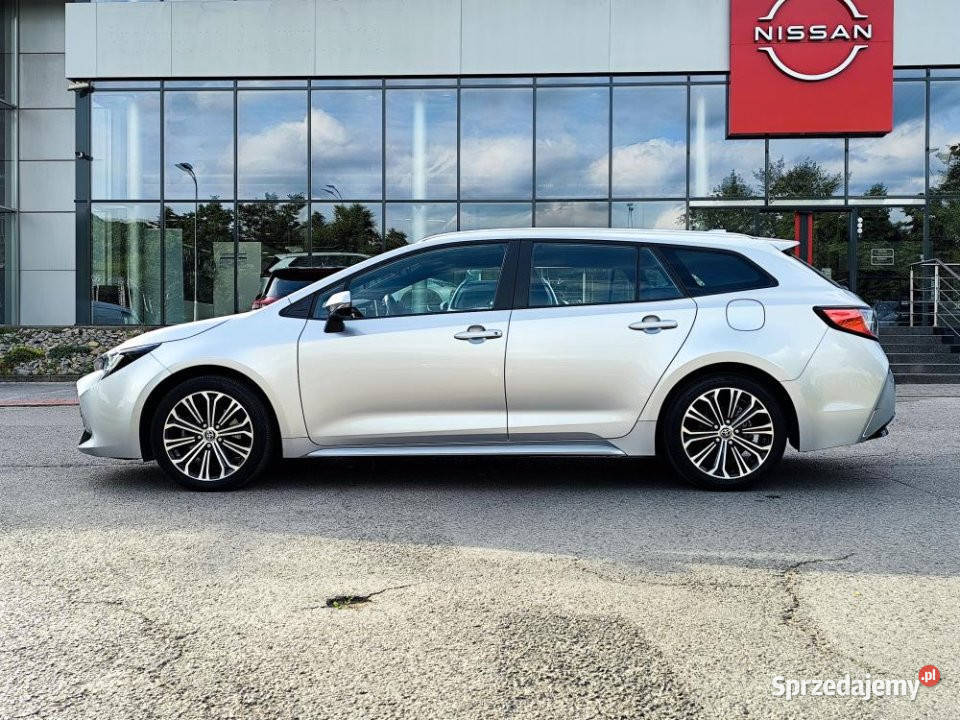 Toyota Corolla 2022r LED kamera asystenci NAVI Kraków sprzedam