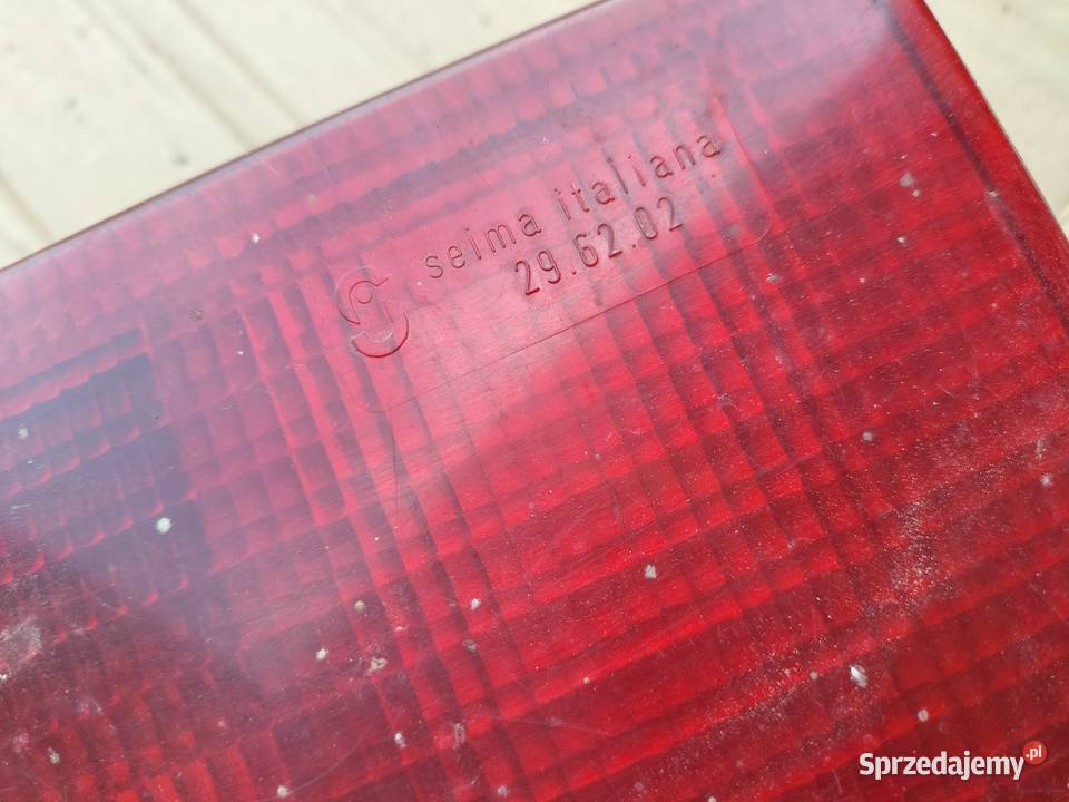AUDI 80 B3 SEDAN B4 KOMBI LAMPA TYŁ TYLNA PRAWA prawe