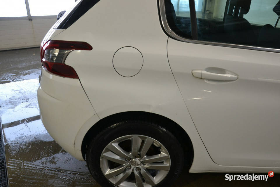 Peugeot 308 12 benzyna 130 automat full led uszkodzony sprzedam