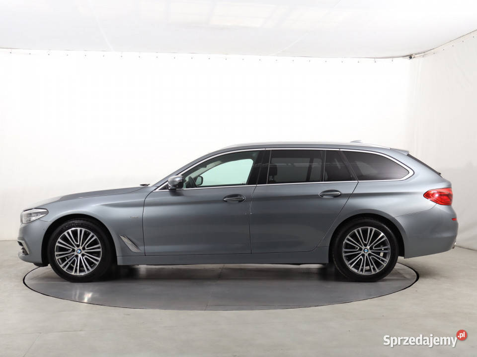 BMW 5 520d xDrive asystent pasa ruchu Katowice