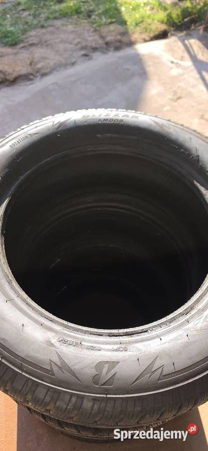 Opony zimowe 215 60 R16