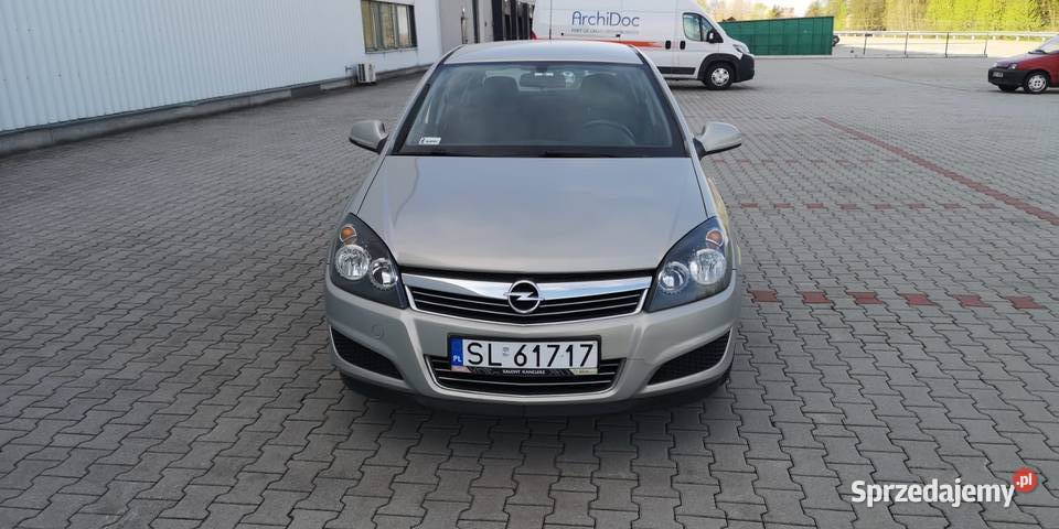 OPEL ASTRA H 14 BENZYNA 2010 1400cm3