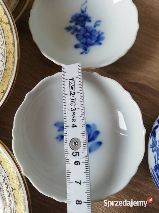 Porcelana z kobaltem spodki dżemówki sygnowane Ropa
