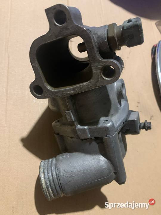 BMW E24 E28 E23 E12 M30 obudowa termostatu osobowe sprzedam