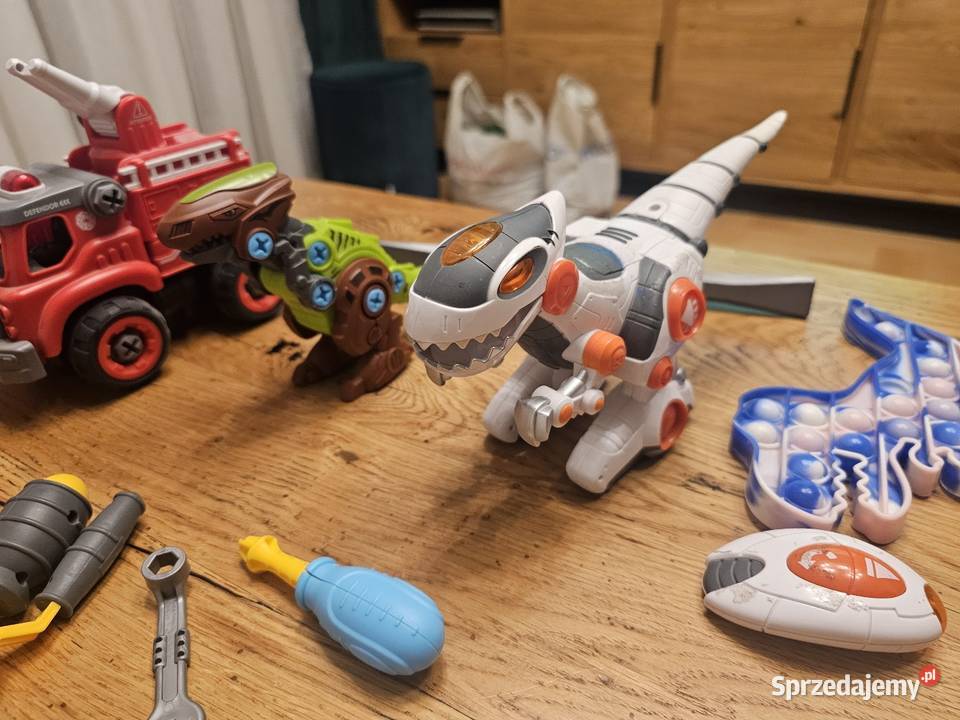 Zestaw pojazdow i dinozaurow konstrukcyjne do Rzeszów