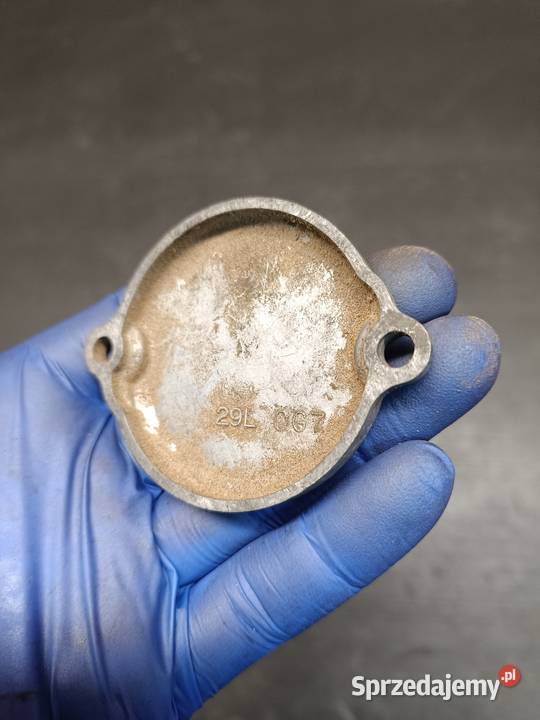 Dekielek zaworu zaślepka pokrywka gniazda części Gołaczewy sprzedam