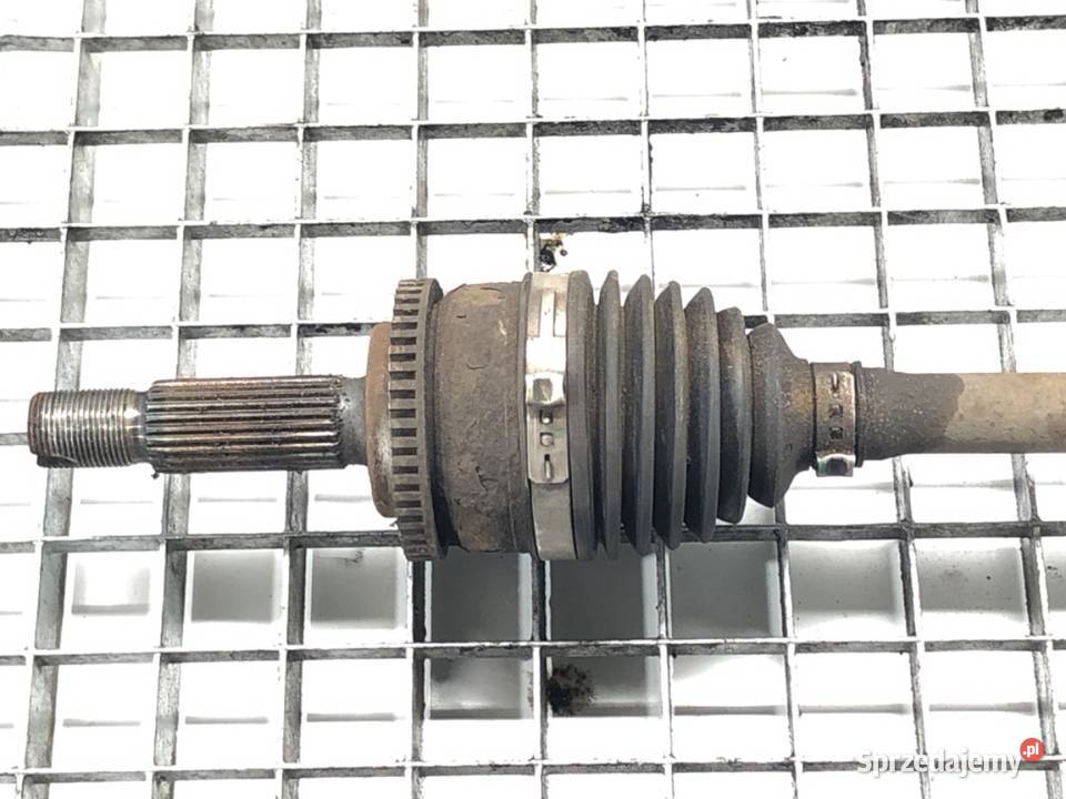 PÓŁOŚ LEWY PRZÓD HYUNDAI i20 II 12 83 PRZEGUB