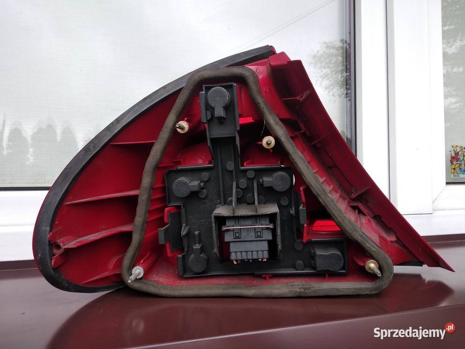 Ford Mondeo MK2 HB hatchback lampa tył tylna Lampy tylne Sieradz